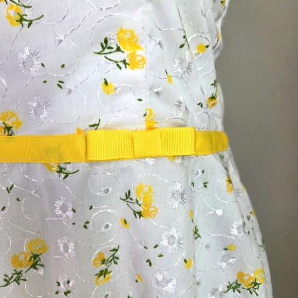 Volume One Vintage Inspired Strapless White With Yellow Embroidery Size … - Picture 4 of 6